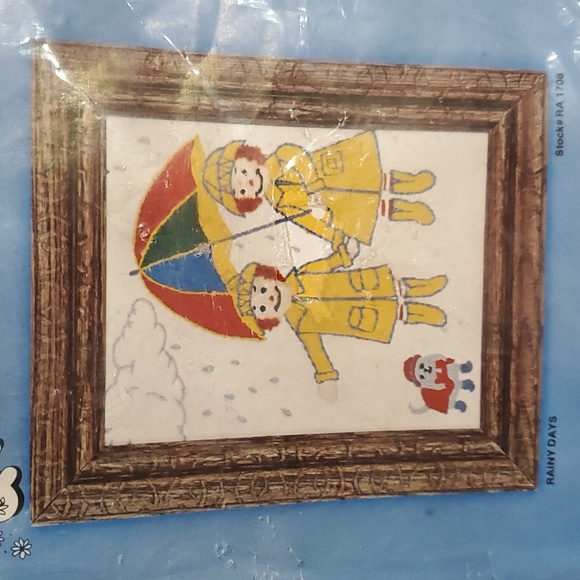 Vintage Raggedy Ann & Andy Crewel Kit NIP New Bobbs Merrill Co. NEW Rainy Days - Picture 2 of 3